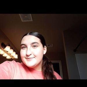 Meet your Posher, Makayla